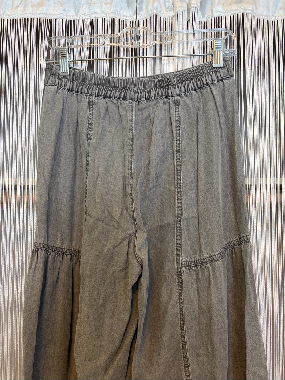 Current Air Women's Mineral-Washed Tiered Wide-Leg Pants - Grey - Picture 4 of 10